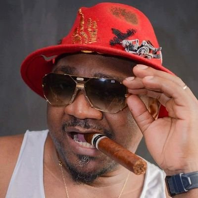 PapaZoOfficiel1's profile picture. Artiste Musicien / Auteur Compositeur 

Makossa