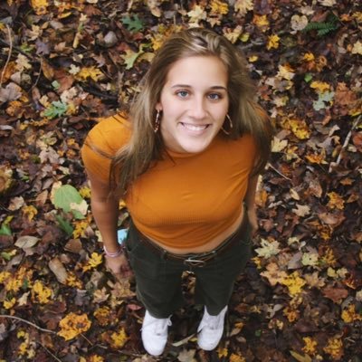 amandamillie2's profile picture. that’s not lip gloss it’s chicken grease