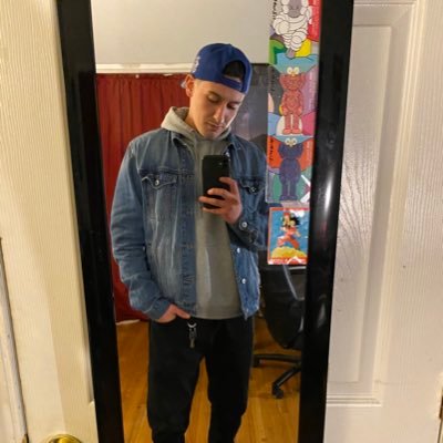 DaveAtTheMoment's profile picture. Stay Floatin’