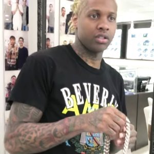 Sellmeyerwxzr's profile picture. In-Store Plug from London 
Selling Slots for all hyped releases - just shoot me an DM