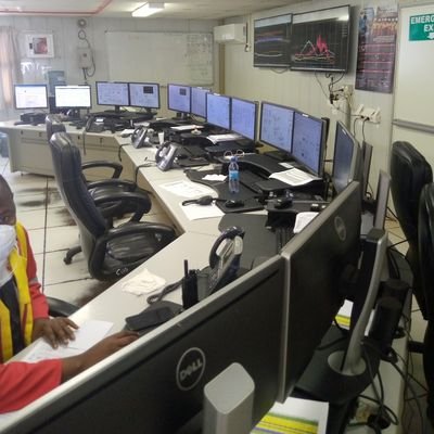 Creuseurs, négociant, mineur, gemmologu, opérateur d'usine, technicien salle de contrôle métallurgique, mineralogue et président fondateur ONG ACAM , mandataire