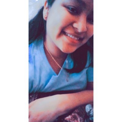 ClaudiaChiscul's profile picture. Borrón y sonrisa nueva, de eso se trata *-*