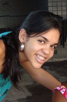 '  Suponho que me entender não é uma questão de inteligência e sim de sentir, de entrar em contato.. Ou toca ou não toca. (C.L)