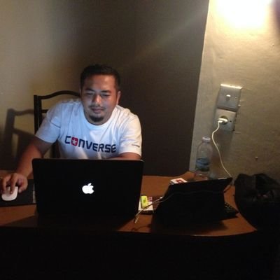 hnr064's profile picture. Everyday Kopi Hitam ☕

Berusaha Hijrah