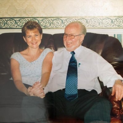 2 jobs, 2 Grown Ups, 1 dog. Living a quiet life, working very hard and missing my Dad and Sister everyday 😇😇