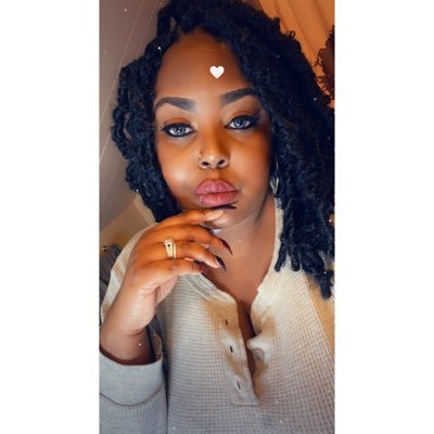 Bio of The Queen👑💉💊 🔬💉RMA 💹💸CNA💲👟💊 📁📋 Engaged 😜💍🏩 #Classof19🎓👑 IPhone gang 🦄🦄 #licensedcosmetologist 🙌🏾 #Buisness #classof22