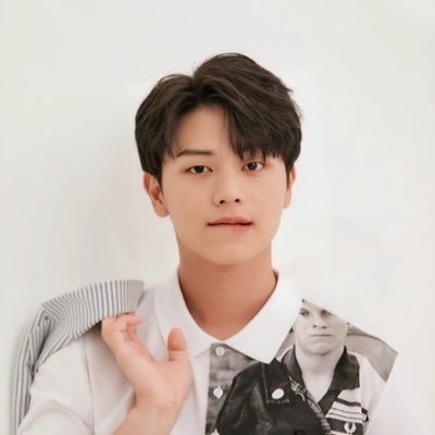 BTOB will always be my 𝒘𝑎𝔂 𝘣𝑎𝑐𝑘 𝒉𝒐𝑚𝒆 • Baby Melo • '00 liner • ph