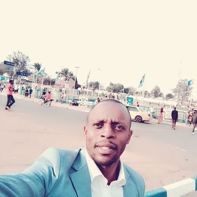 TshibambaDede's profile picture. Médecin vétérinaire , analyste politique, sponsor (manadjer)