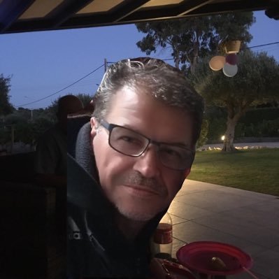 Όσο πιο δυνατός άνθρωπος είσαι, τόσα περισσότερα περιμένουν οι άλλοι από σένα!!! instagram/sakis_2014