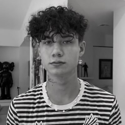simpjxdn's profile picture. jaden me dijo I love you so much sweetheart