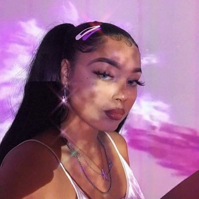 hennesybxby's profile picture. Problem!