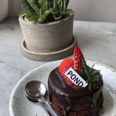 saturntoyouu's profile picture. 