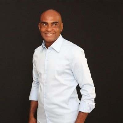 O meu ideal político é a democracia, para que todo o homem seja respeitado como indivíduo e nenhum venerado.
Albert Einstein