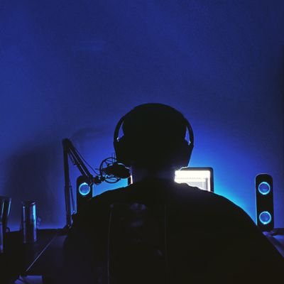 Living life. One day at a time. Gamer, longboarder, aspiring rapper lmao. I stream on Twitch, come check me out at https://t.co/a0ddL0YNqm