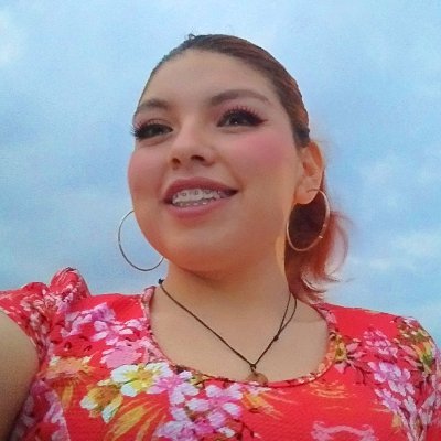Desarrolladora WEB 👩💻, amante de los breaks y unos cuantos if/else, chocolate y michitos🐈, curiosa por la ☁️ y el marketeo. Sin miedo al debbug en la vida.