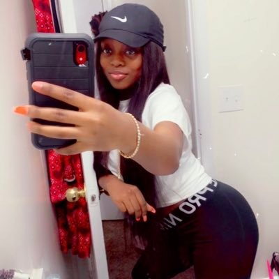 I’m 20💰| Mom of 1👩👧single&living good & putting ts on🥶💰