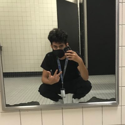 Kenneth27077531's profile picture. EHS 📚 I trickshot On COD Mobile here and there hmm for games 🎮 follow my ig @ htx_ken and my gaming ig @ ken._.ios