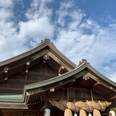 初めまして、 神社⛩、御朱印を集めが趣味です。                                                           競馬🏇好きです。