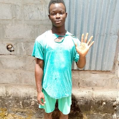 I'm a Gambian boy my name is biro bajinka , living with my https://t.co/2mxJ6pCnUa I'm here for a peace an love ❤️ I'm 16 years old.