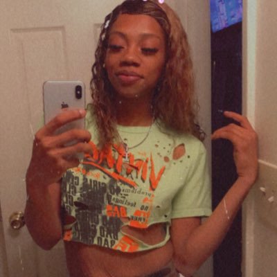 W E I R D O from Indiana ! My name is Indica 🤍 IG Girl_Indiana_ FB Indiana Indica 🙃