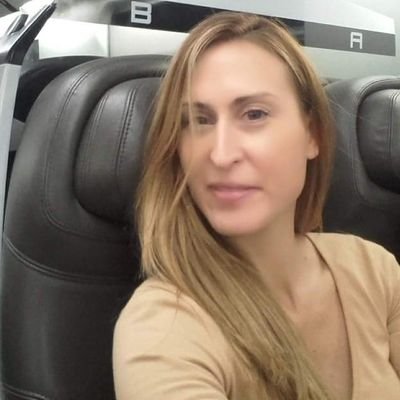 Politóloga, especializada en comunicación política y análisis electoral.