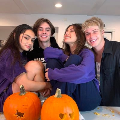 madsvibezz's profile picture. madison rose lewis- curtis follows :)