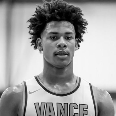 𝒟𝒶𝓃𝒾𝑒𝓁 |Vance basketball made, UMASS