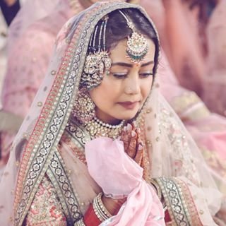 100% fB
Love you Neha....
Cutiest Singer ever...