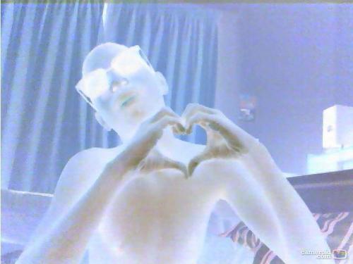 AdelZ97's profile picture. Usher , chocolate , singing are the things i like :P 
I'm weird and crazy but when i can i really calm and kind