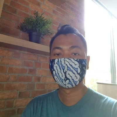 Apabila kita bicara soal uang, maka semua orang SAMA agamanya. Voltaire (1694 - 1778)