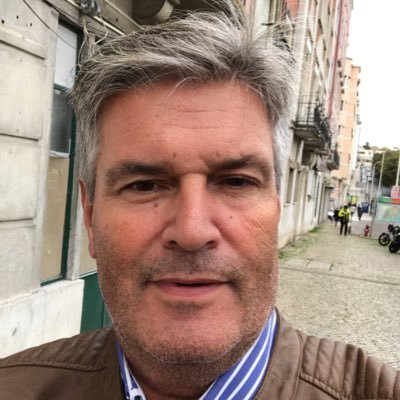TU Eindhoven, bedrijfskunde, 24 jaar logistiek & IT projectmanagement, trainer, KL officier, management consultant in zorg en welzijn, ex-raadslid