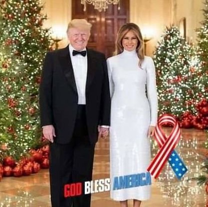 MicGradowski's profile picture. Wife, Mom. Slave... 😉😁