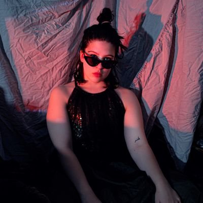 0Alyssia's profile picture. Alyssia 
https://t.co/Rfab4vphEH

zij/haar 
🏳️‍🌈-Ally