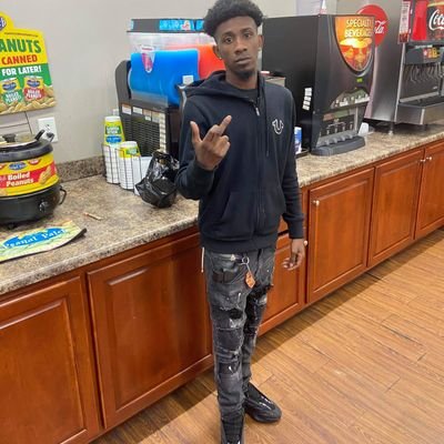 _lilnute's profile picture. C/o 15 Money is the motive so my Dabbin went global RIP Granny, MIKE D & Rello FREE JJ and the whole Gang. #LONGLIVERELL