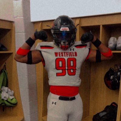 LB/DE (6.2||235) c/o 2021 HUNGRY BUT HUMBLE 🐐 committed to……. 40time: 4.5