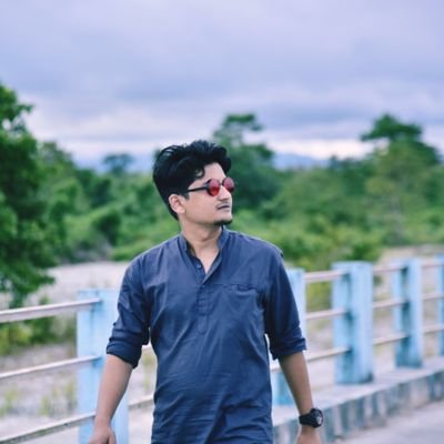Bong || Software Engineer || Kolkata


Native Dooars ⛰️🏞️🐆🐯


Travel || Lifestyle || Art 
Passionate about photography 📸
#Foodie 🍟🍔
#Lyadkhor 🐼