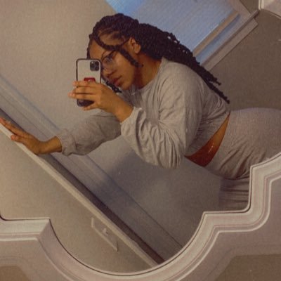 ☁️ snap: DeriannaMoshaa 🦴 Insta: Derianna.Moshaa