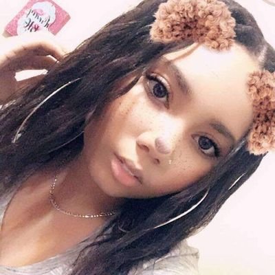 21👑|12/31/18👫🏻💍|Sc:👻raven3627|
Happiness comes from within🦋