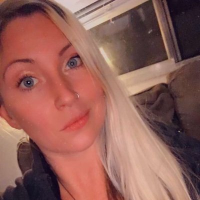 pumpkinproblems's profile picture. alicia loves you (: