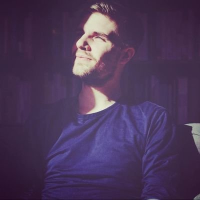 kingscrossed's profile picture. bookshops. politics. rome. fulham fc. 
🇪🇺🏳️‍🌈🖤🤍

find me on 🦋 @ https://t.co/JIEex3sQoP