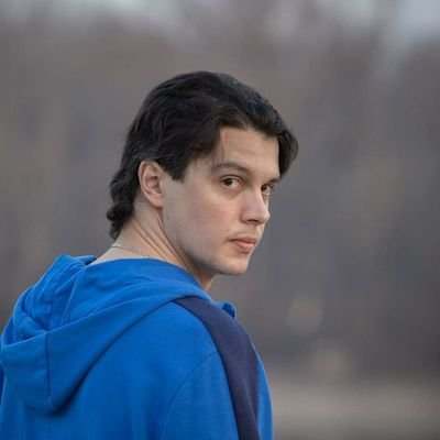 A Network4 szerkesztője/kommentátora, a futball- különösen az olasz futball- szerelmese.