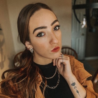 hi i like sports. i also play them. i even cheer for them! GO RAPS!🔥🏀 fun fact this page started off as a lady gaga fan page & i will forever honour it