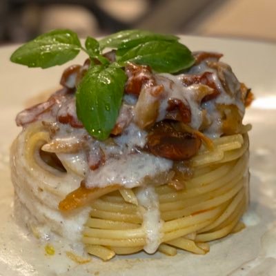 fatto in casa con Federico è una pagina per appassionati di cucina , ci piace o Magnà ,diamo consigli e idee per cucinare , come dice il nome “IN CASA #