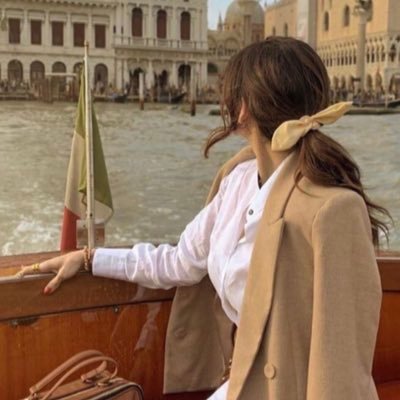 qmn110's profile picture. ماأبعد السَّماء و ماأقرب الله🌿.