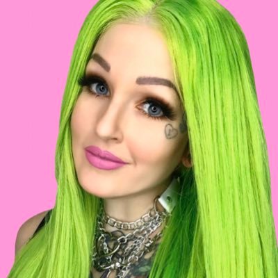 lizzislox's profile picture. Wig maker • Colorful Creative • Micro Entrepreneur 🌈 100% Human Hair Lace Wigs & Extensions ✈️Worldwide Shipping 💖 Buy now, Pay later available