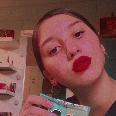Edna73837471's profile picture. 
