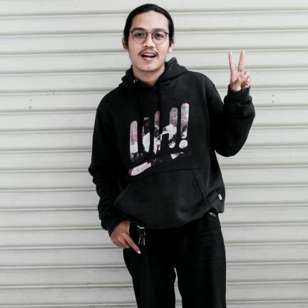 Rhmatkrnwn's profile picture. 