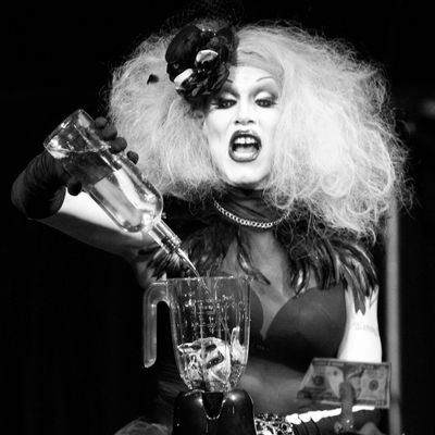 @sharon_needles latin Fan Cuenta en su honor  #spooky #sharonneedles