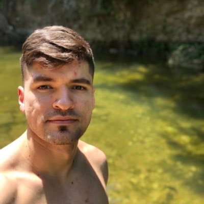 Pintosale's profile picture. Podría vivir a base de fideos.
Ig: AlePintos