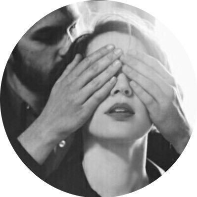 في عز القرف اللي انت فيه حتلاقي حمار يحسدك.